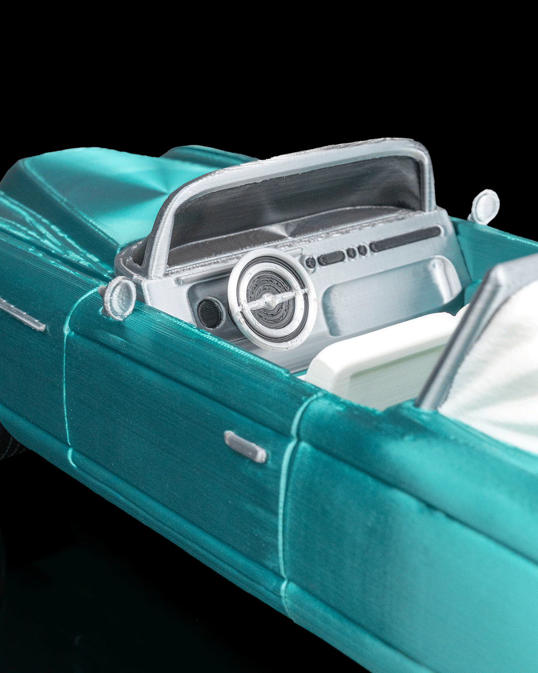 π Vintage Car Phone Stand β Retro Charm Meets Modern Function