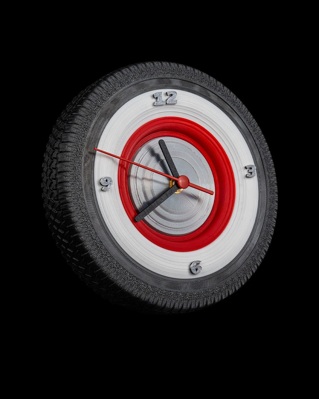 π°οΈ Vintage Tire Wall Clock β Classic Automotive Style for Your Space