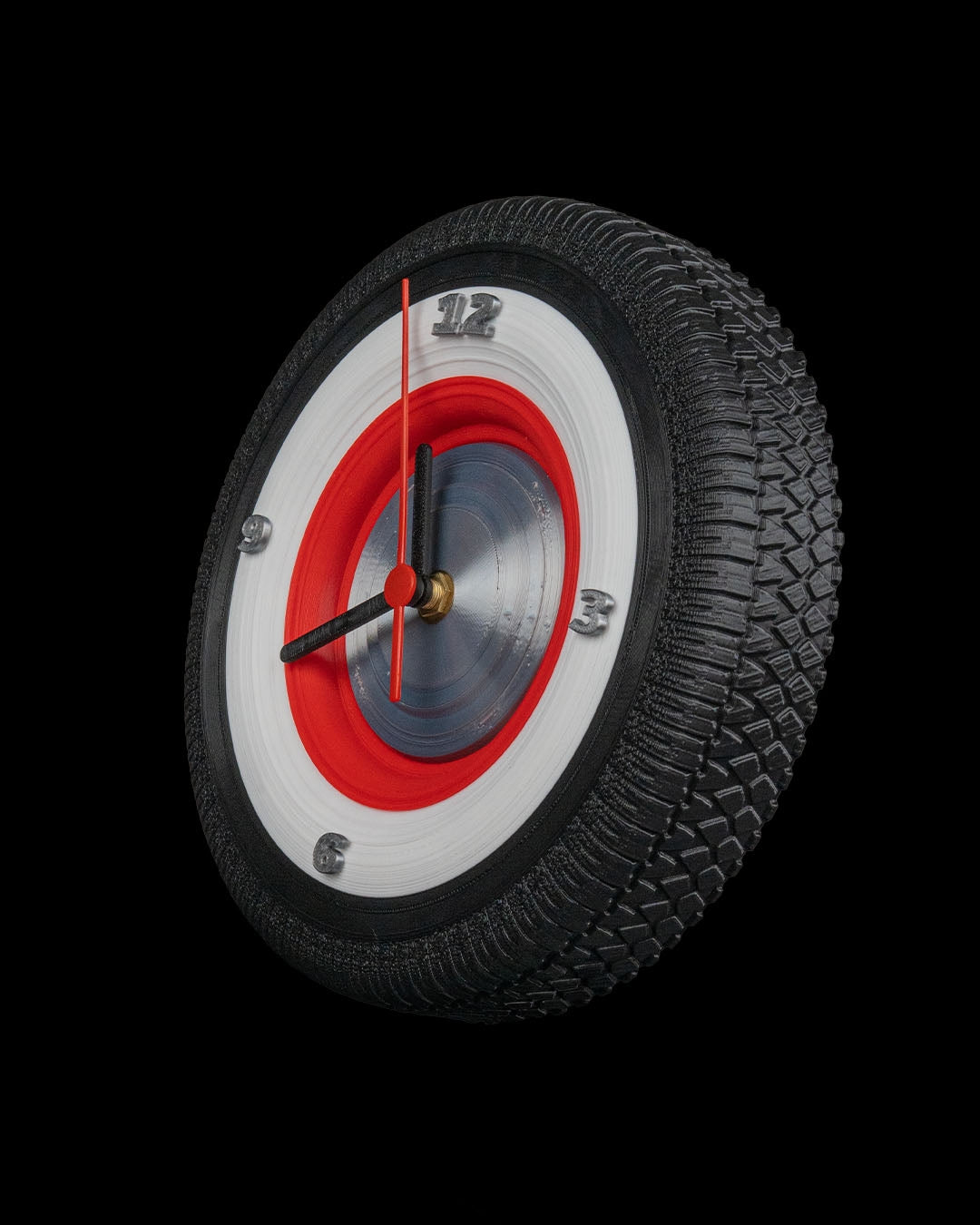π°οΈ Vintage Tire Wall Clock β Classic Automotive Style for Your Space