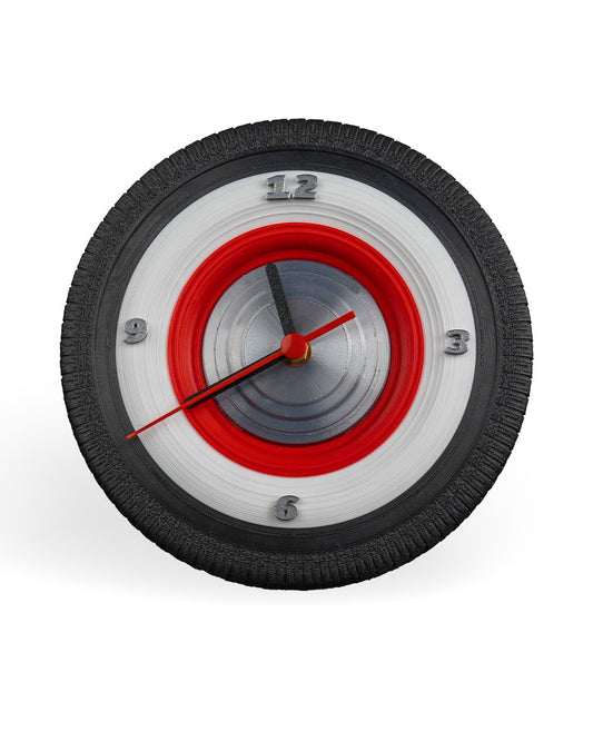 🕰️ Vintage Tire Wall Clock – Classic Automotive Style for Your Space