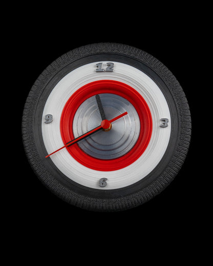 🕰️ Vintage Tire Wall Clock – Classic Automotive Style for Your Space